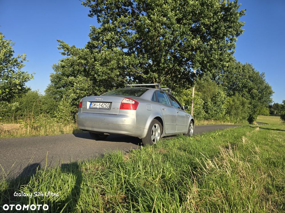 Audi A4 Limousine - 4