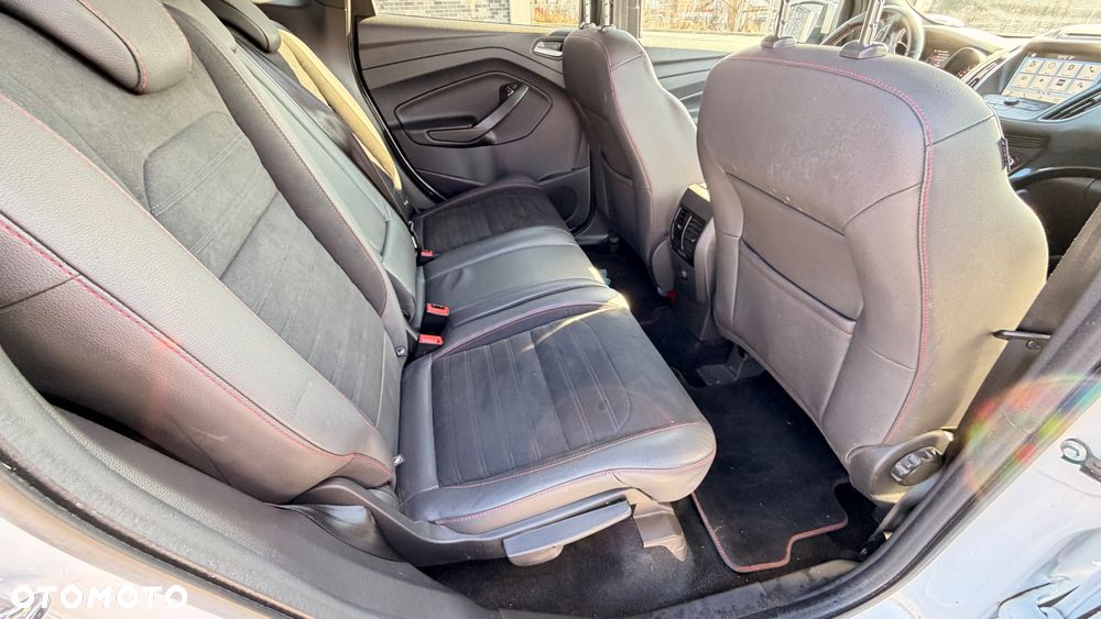 Ford Kuga 2.0 EcoBoost 4x4 ST-Line - 32