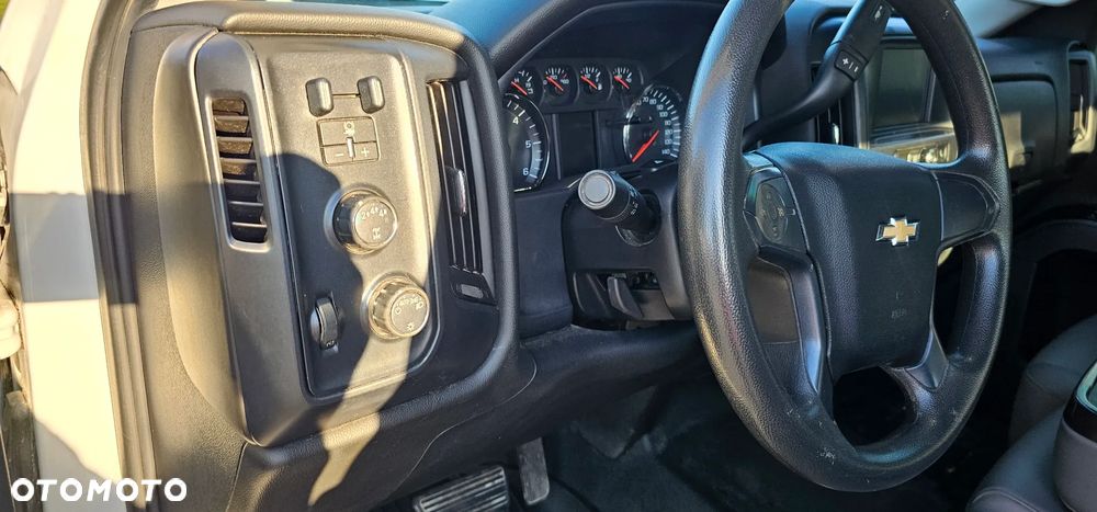 Chevrolet Silverado - 12