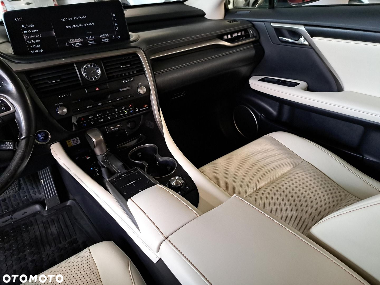 Lexus RX 450h F-Impression - 30