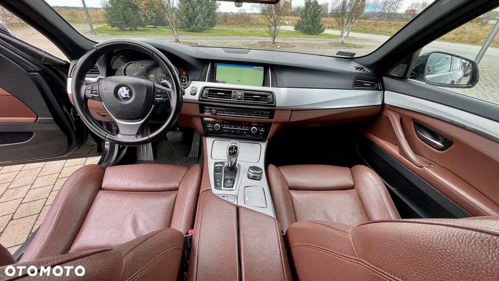 BMW Seria 5 525d xDrive Luxury Line - 17