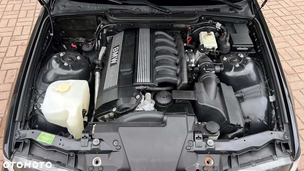 BMW Seria 3 323i - 29