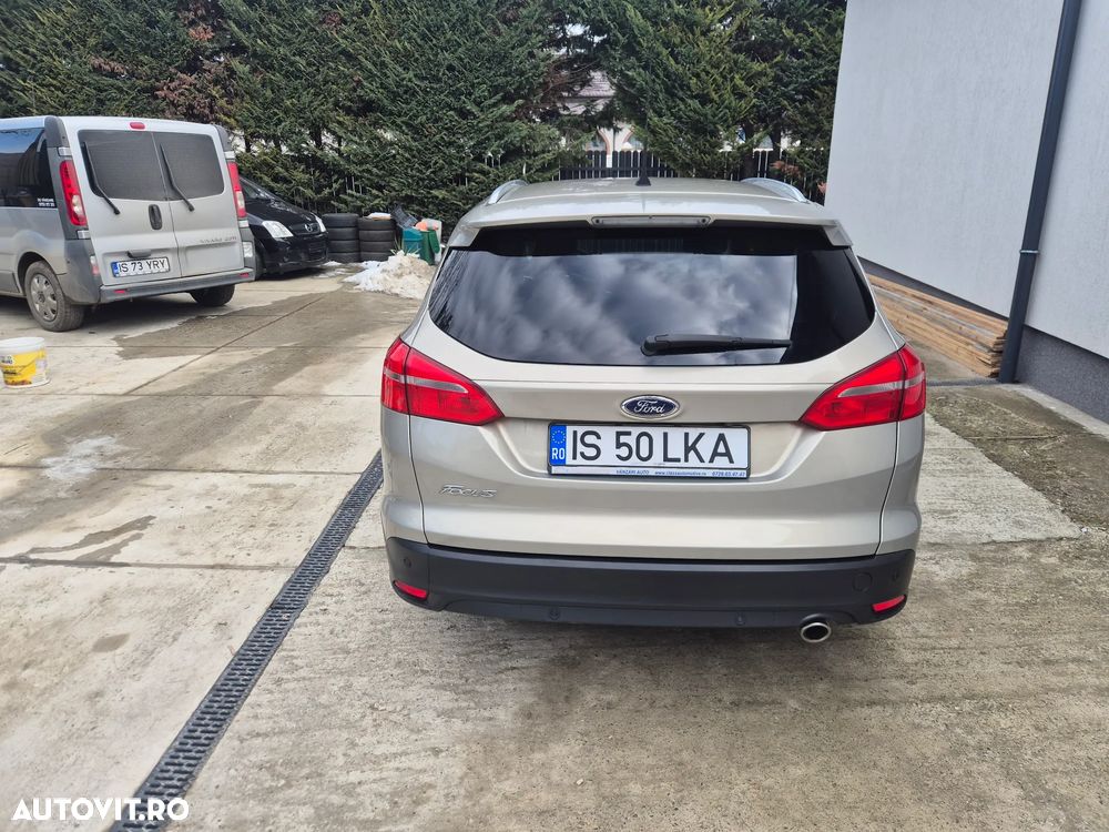 Ford Focus 2.0 TDCI Powershift Titanium - 5