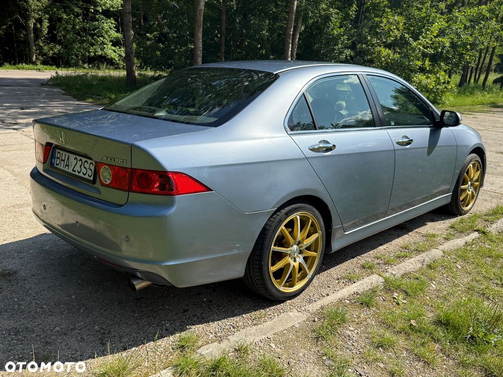 Honda Accord 2.0 Executive - 9