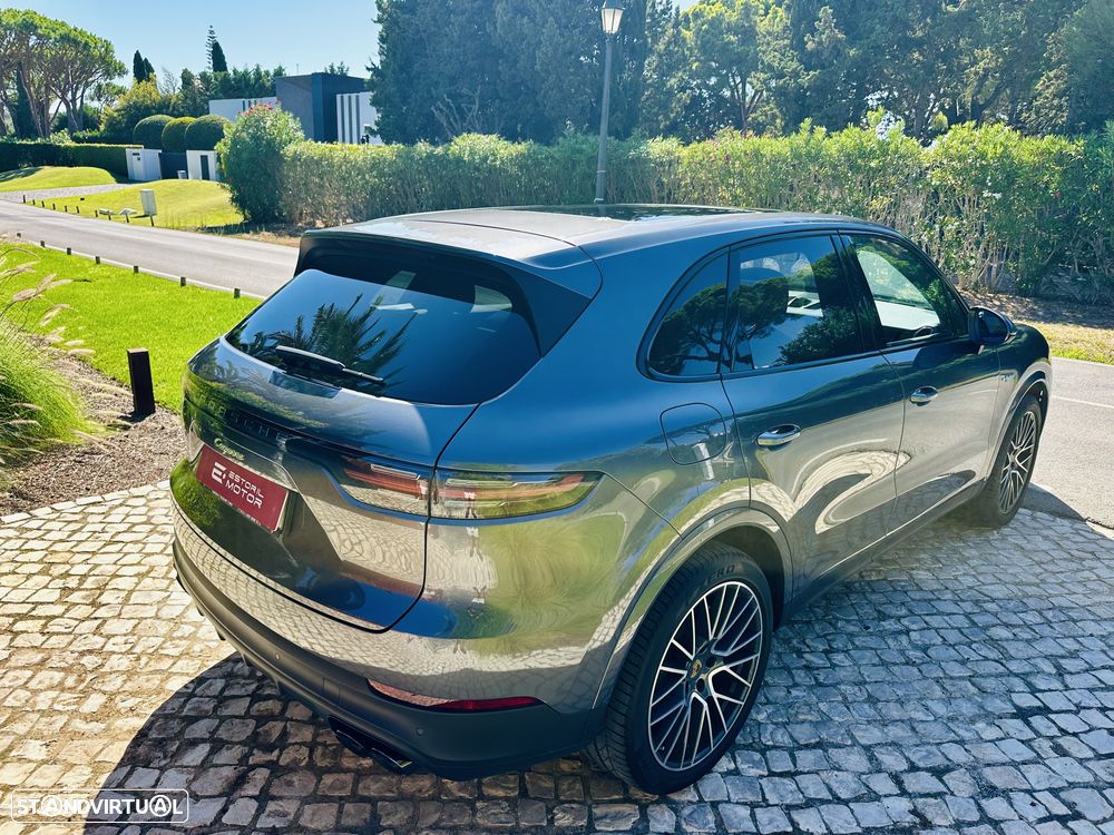 Porsche Cayenne - 9