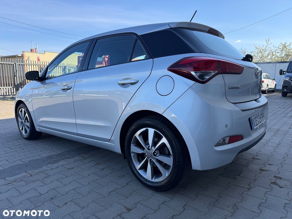 Hyundai i20 1.4 Style EU5 - 11