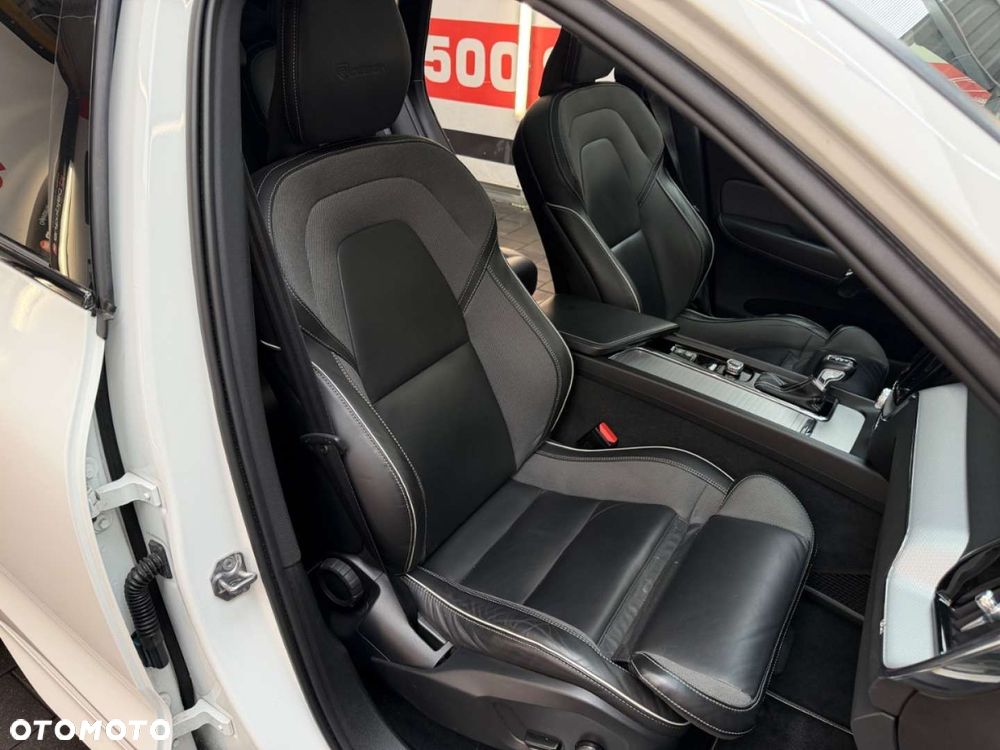 Volvo XC 60 - 41