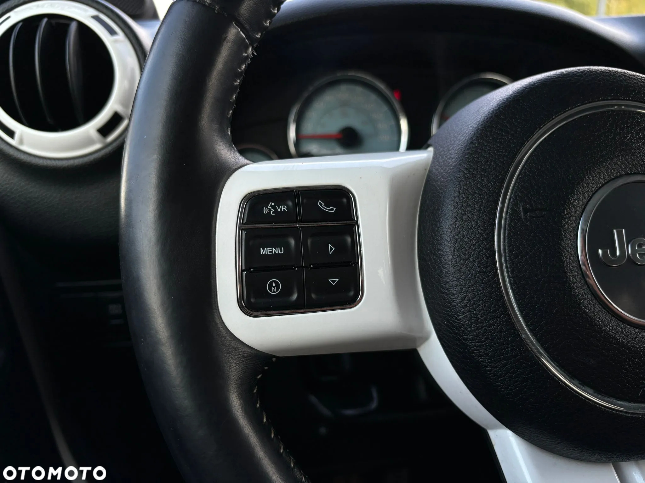 Jeep Wrangler - 32