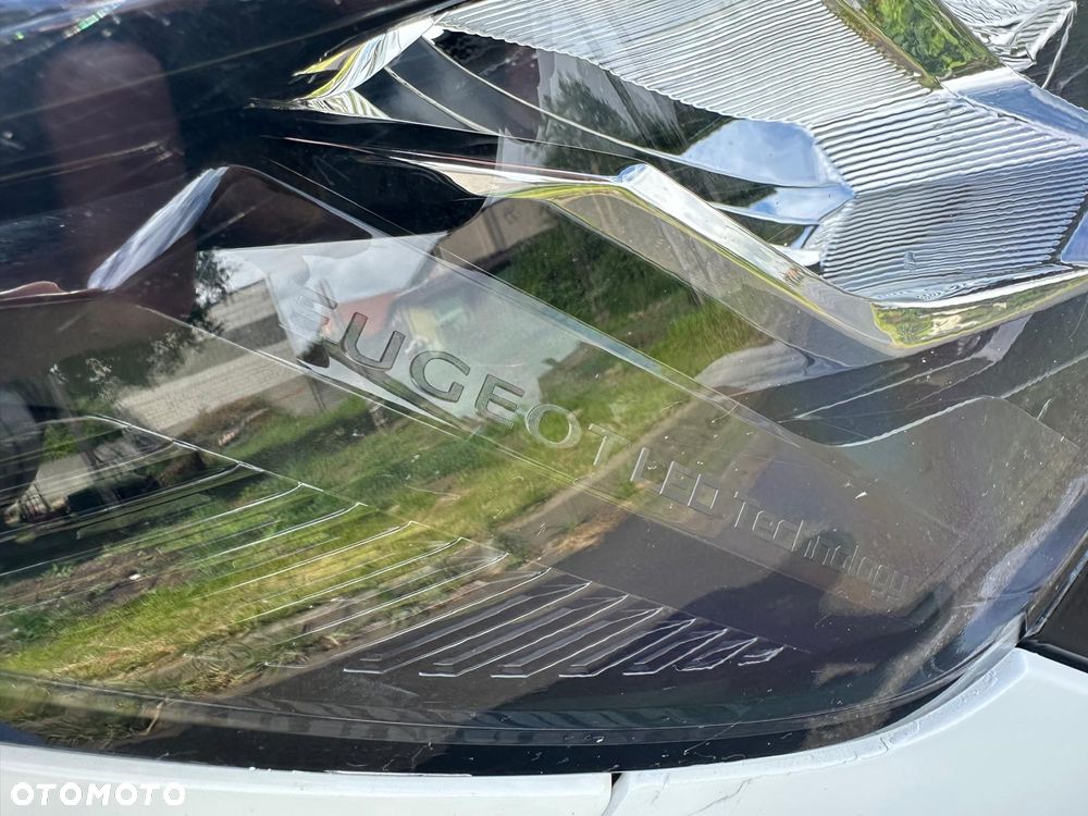 Peugeot 208 - 15