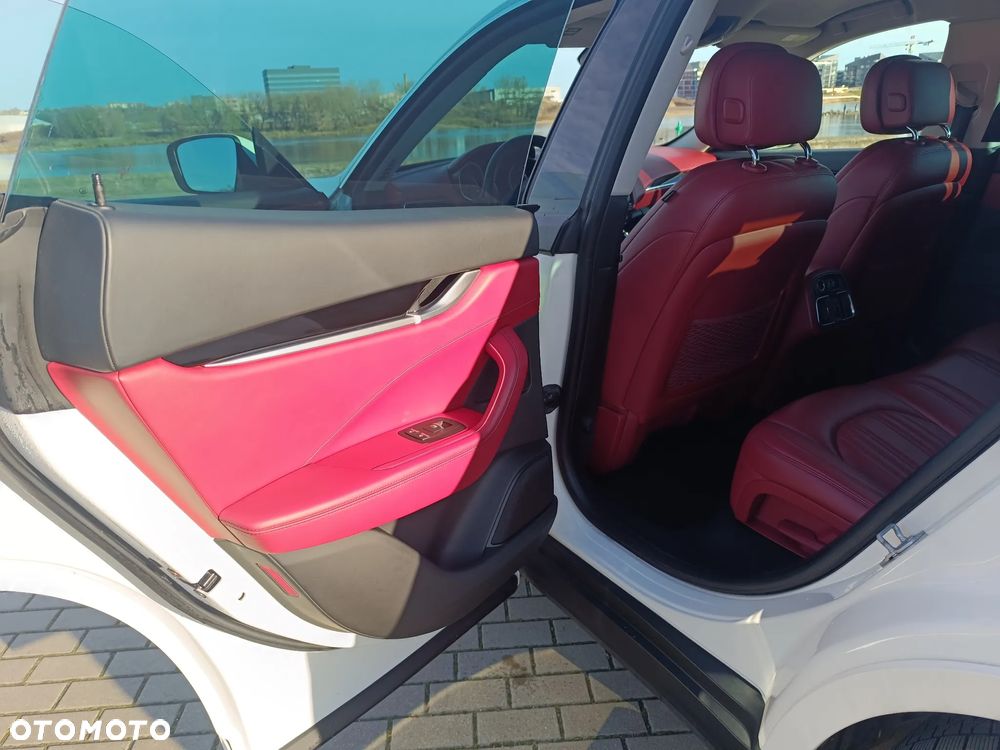 Maserati Levante Q4 - 10
