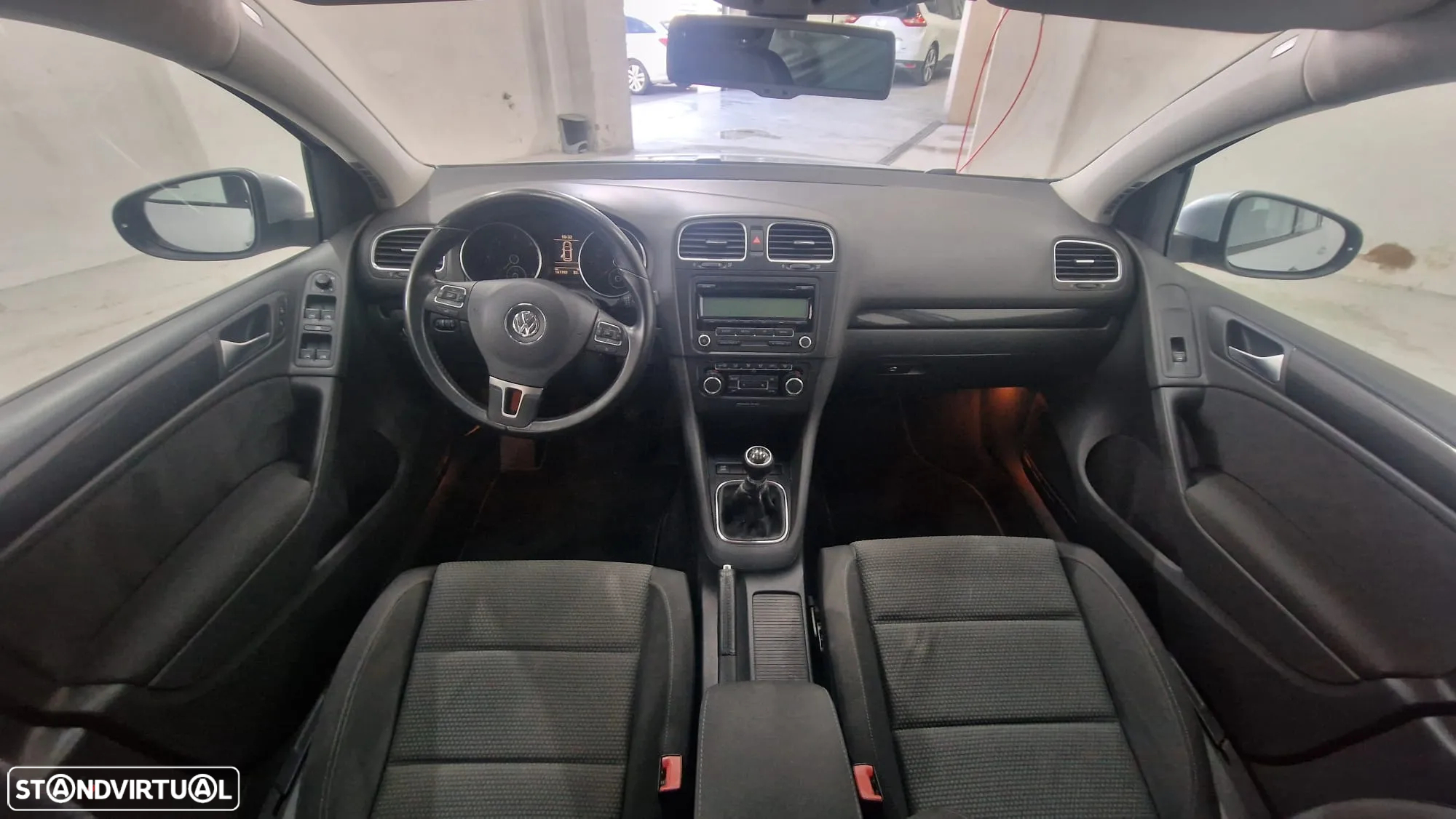 VW Golf 2.0 TDi Confortline - 5