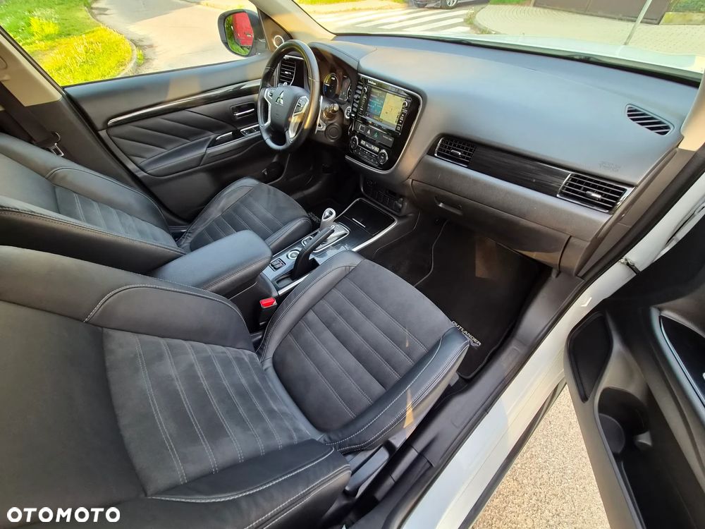 Mitsubishi Outlander - 28