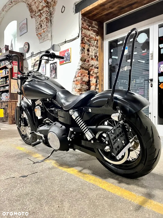 Harley-Davidson Dyna Street Bob - 14