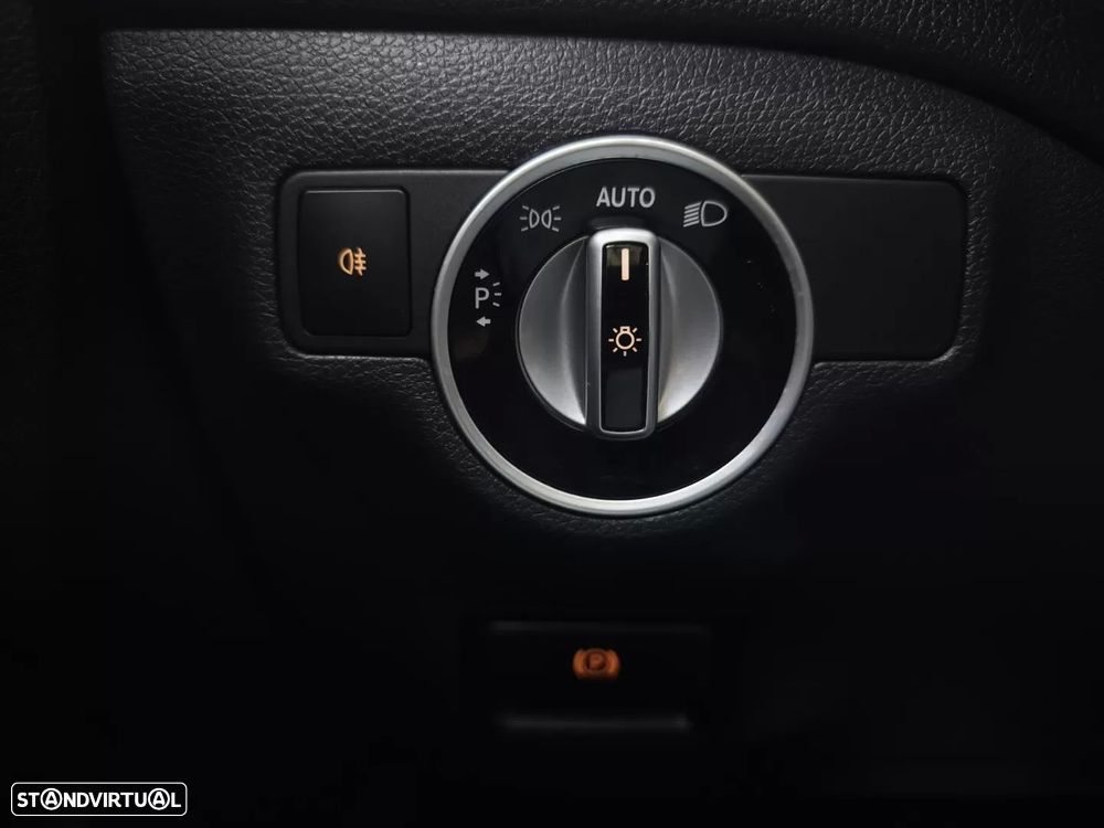 Mercedes-Benz GLA 200 d 7G-DCT AMG Line - 31