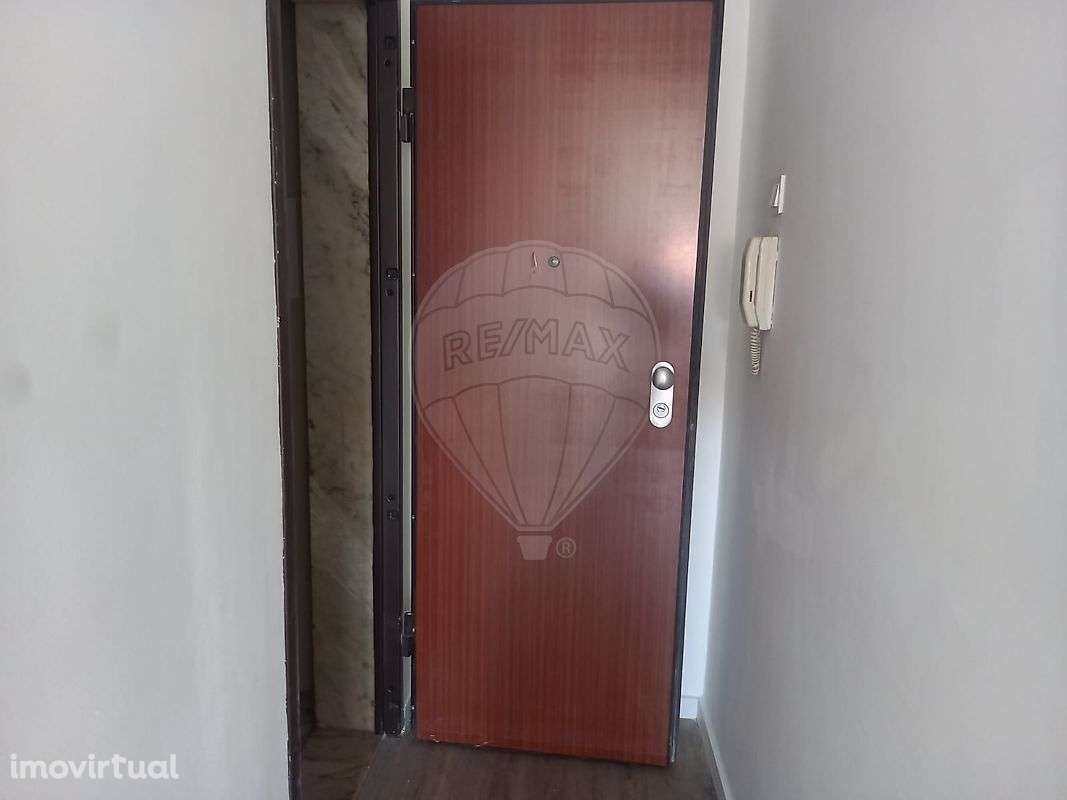 Apartamento T1 para arrendamento - Grande imagem: 2/11