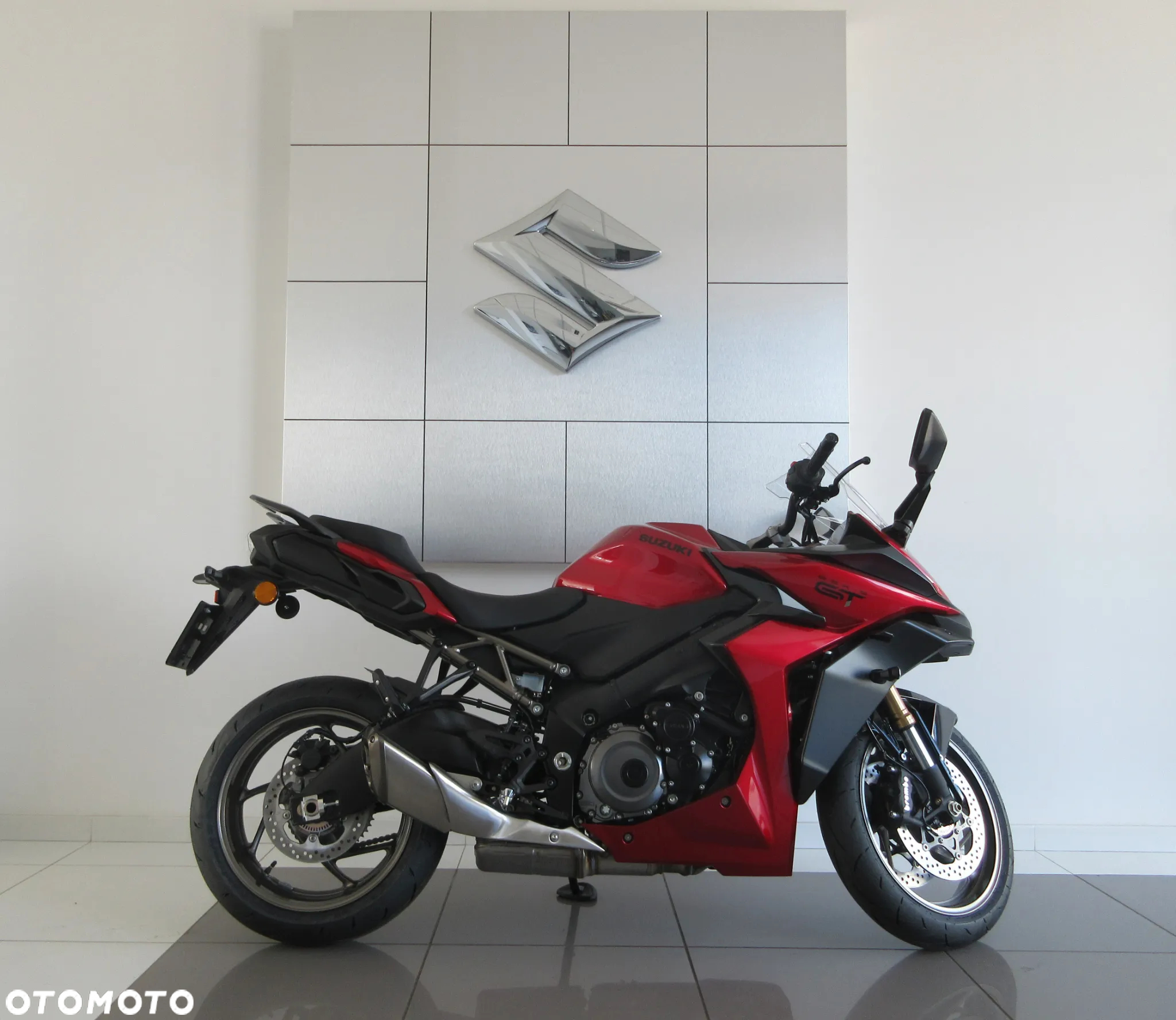 Suzuki GSX - 2