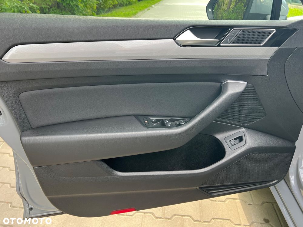 Volkswagen Passat Variant 1.5 TSI EVO Business DSG - 17