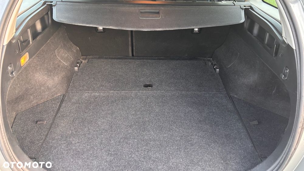 Toyota Auris 1.4 D-4D Touring Sports - 24