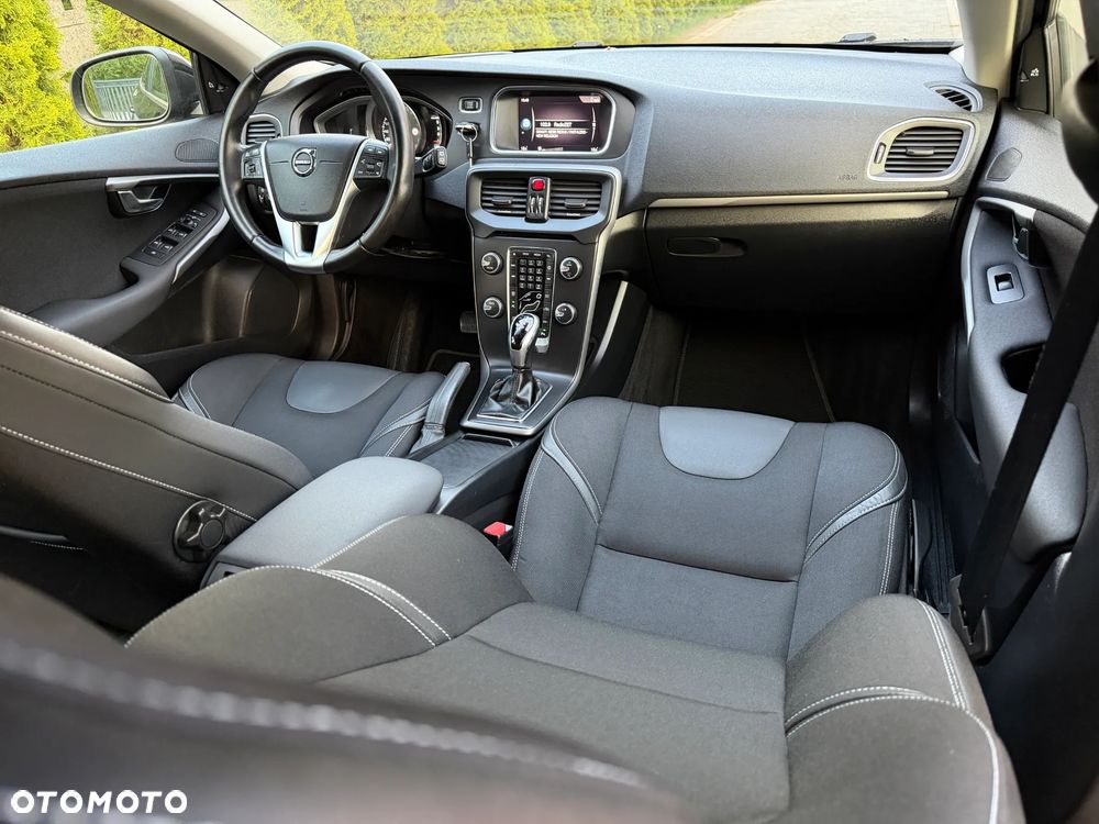 Volvo V40 D2 Geartronic Momentum - 23