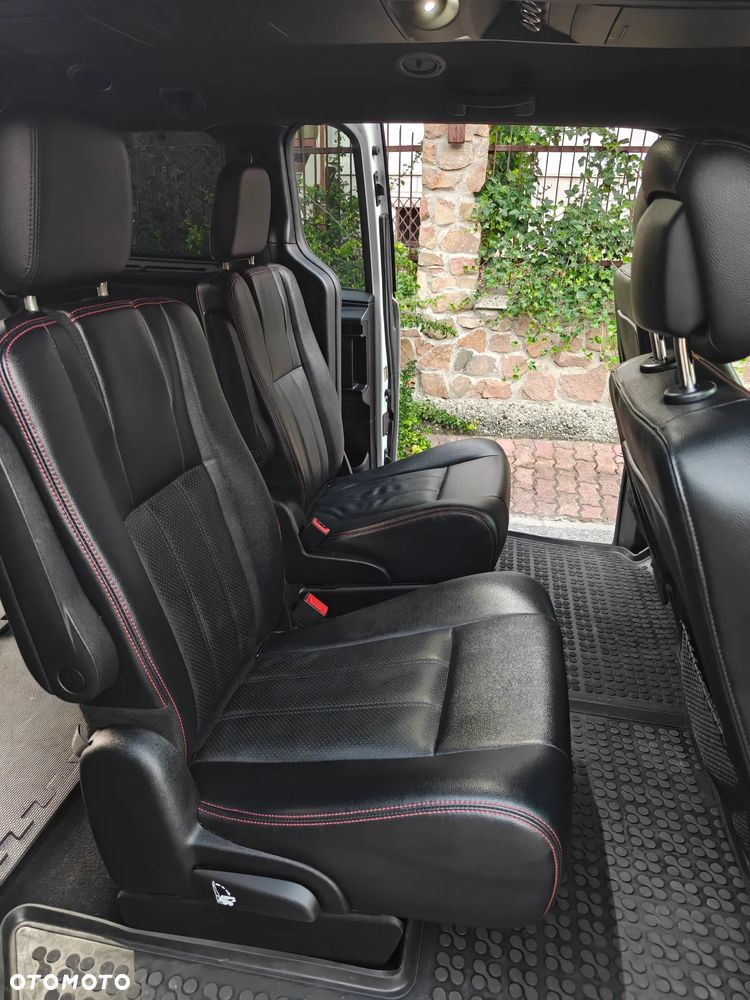 Dodge Grand Caravan 3.6 R/T - 13