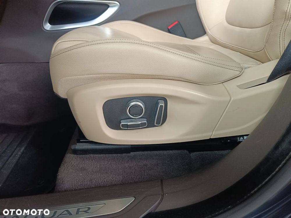 Jaguar F-Pace 2.0 i4D AWD Prestige - 32