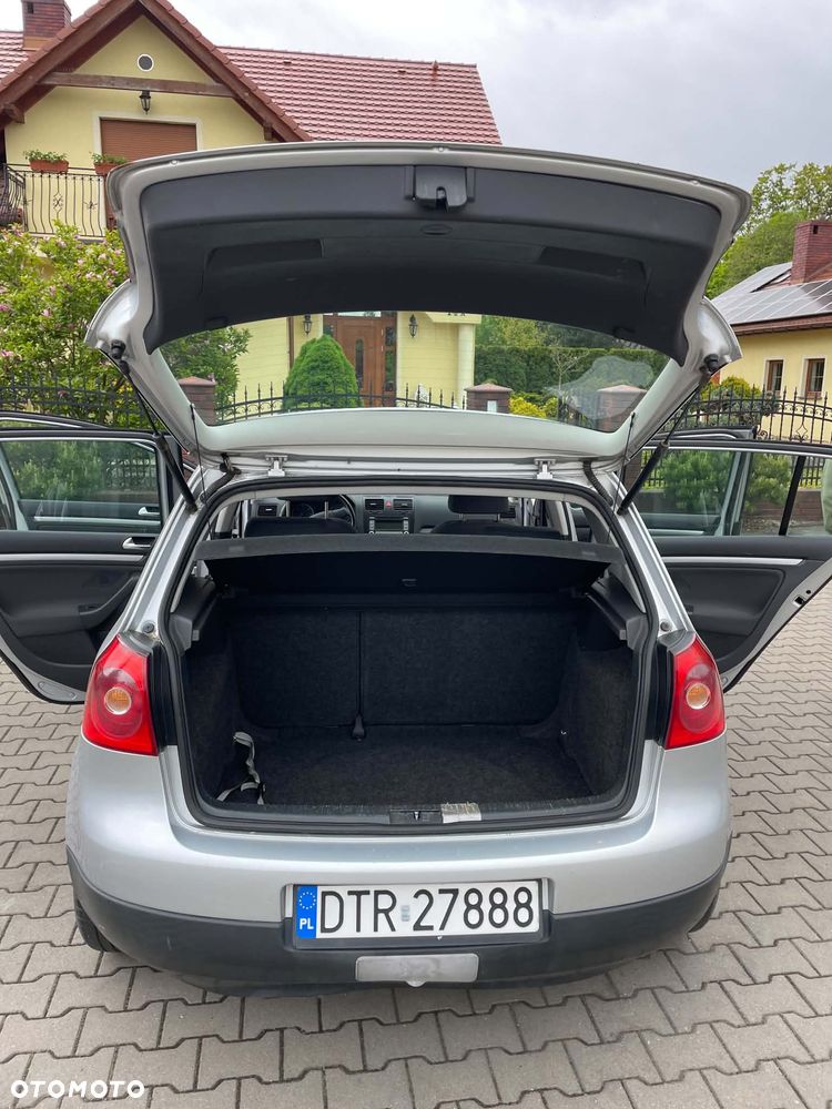 Volkswagen Golf - 6