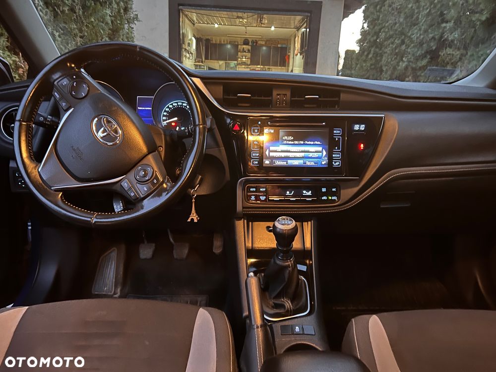 Toyota Auris 1.4 D-4D Premium - 7