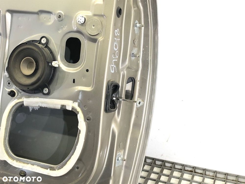 DRZWI LEWY PRZÓD - 295.00 PLN - RENAULT MEGANE III liftback (BZ0/1_, B3_) 2008 - 2022 1.5 dCi - 9