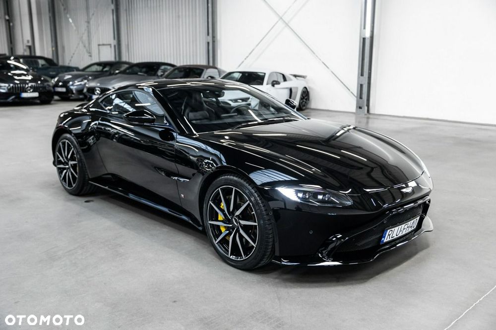 Aston Martin Vantage - 4