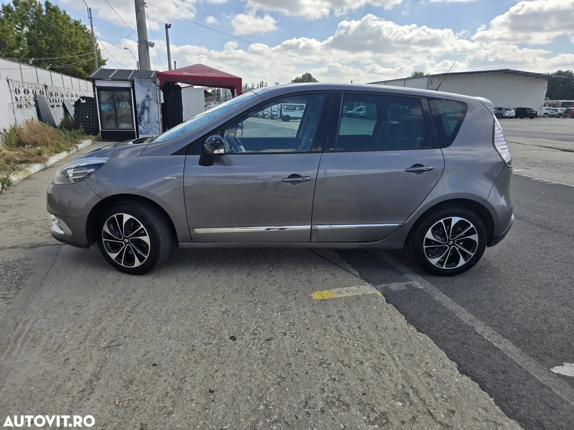 Renault Scenic ENERGY TCe 130 BOSE EDITION - 14