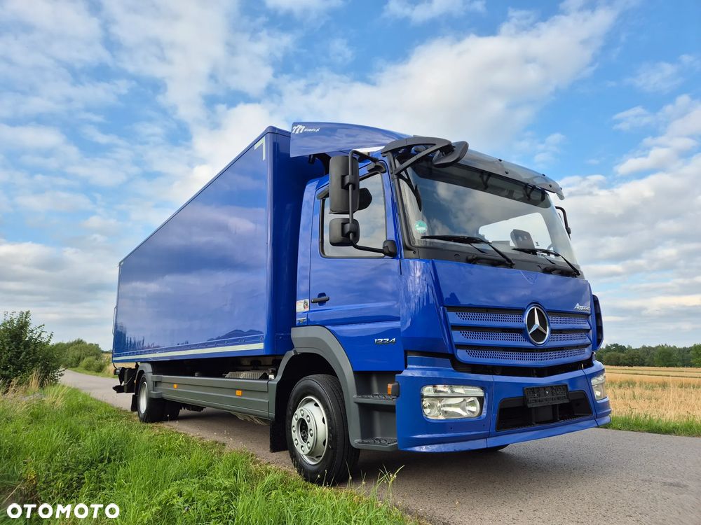 Mercedes-Benz Atego 1224 7.75m TOP1 STAN WINDA HAK z Niemiec tylko 320 000km UBRANIÓWKA czyściutki 6 cylindrów - 2