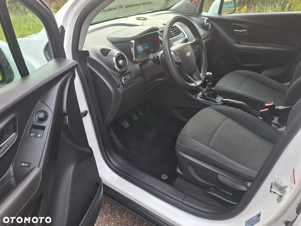 Chevrolet Trax 1.6 LS - 24