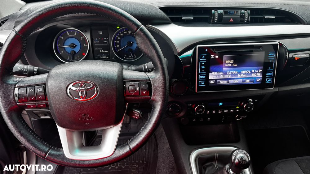 Toyota Hilux 2.4D 150CP 4x4 Double Cab 6MT Comfort - 13
