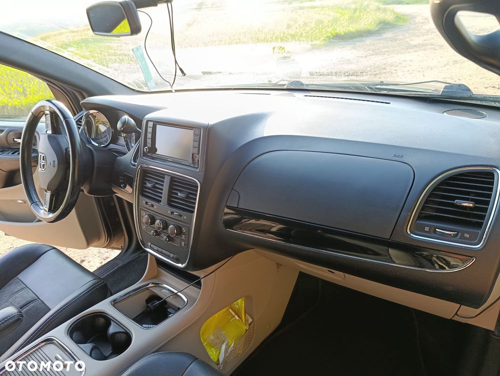 Dodge Grand Caravan - 18