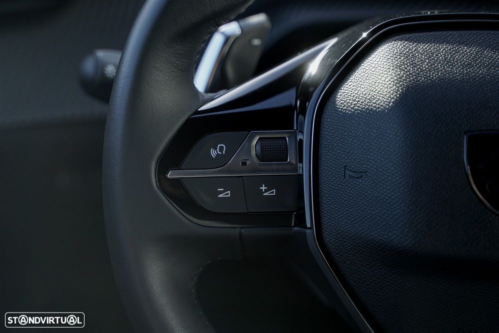 Peugeot 2008 1.2 Hybrid Allure e-DCS6 - 21