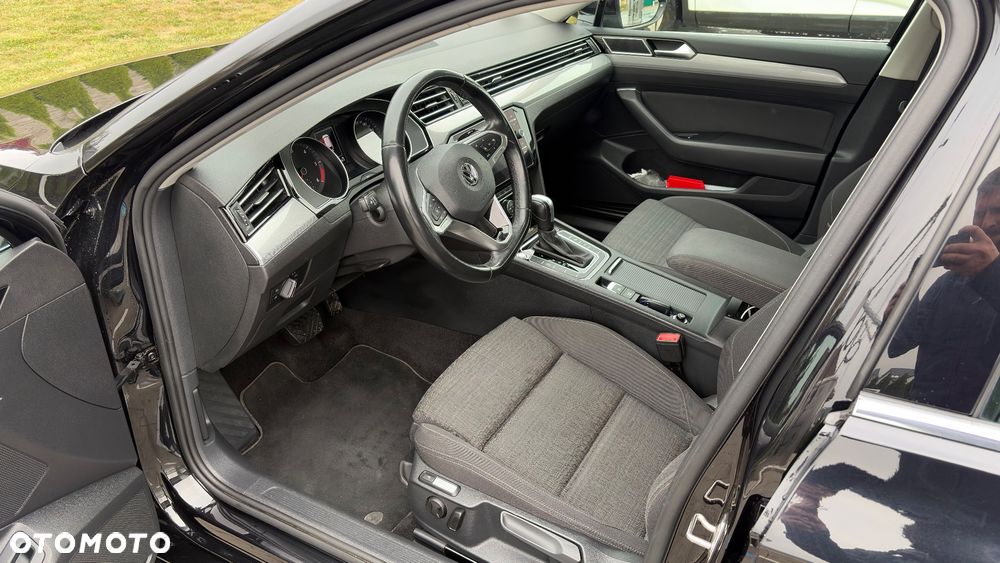 Volkswagen Passat - 11