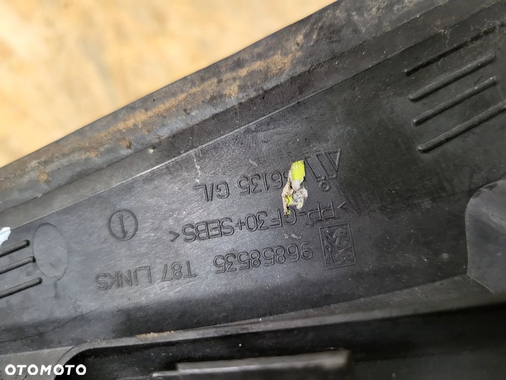 Listwa szyby czołowej lewa Peugeot 5008 - 2