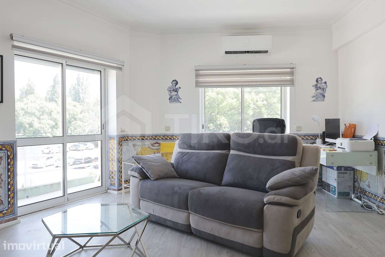 T3 TRANSFORMADO EM T2 | 157 M² DE ÁREA TOTAL | REMODELADO E MOBILADO | - Grande imagem: 2/36