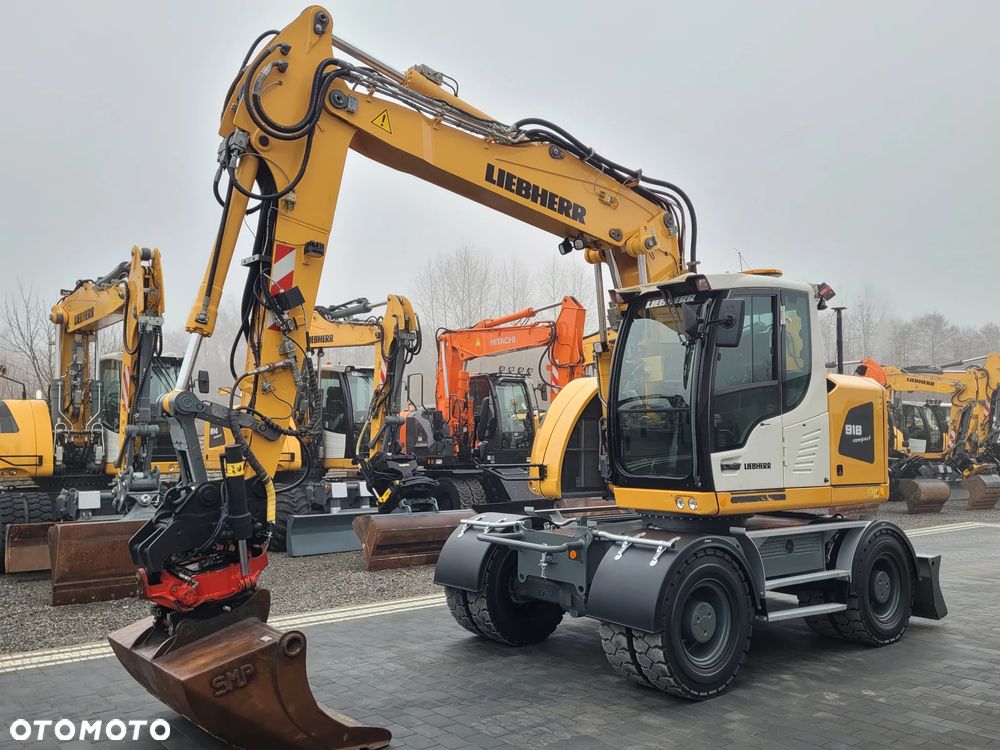 Liebherr A918 compact / ROTOTILT / system niwelacji GPS 3D / - 2