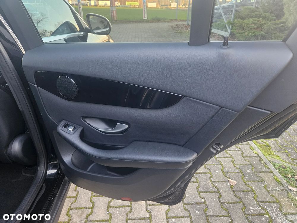 Mercedes-Benz GLC 300 e 4-Matic - 20