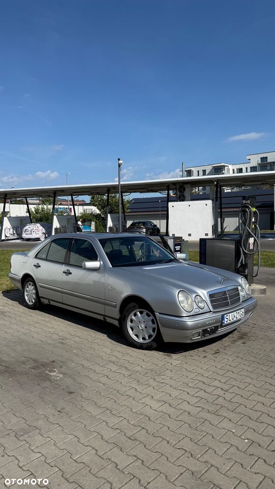 Mercedes-Benz Klasa E - 2
