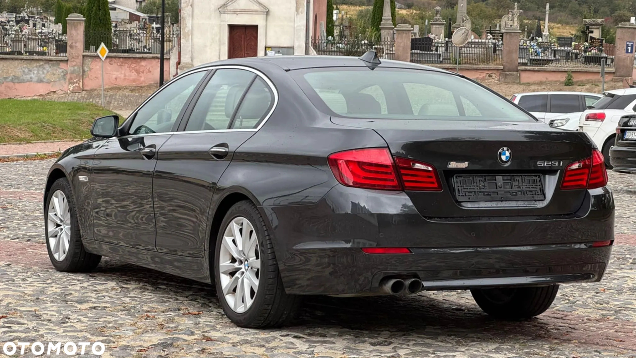 BMW Seria 5 523i Touring - 3