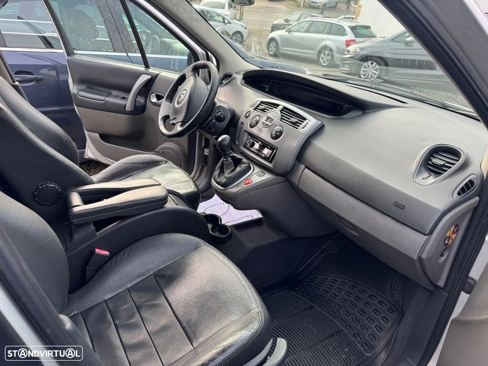 Renault Scénic 1.5 dCi Confort - 6