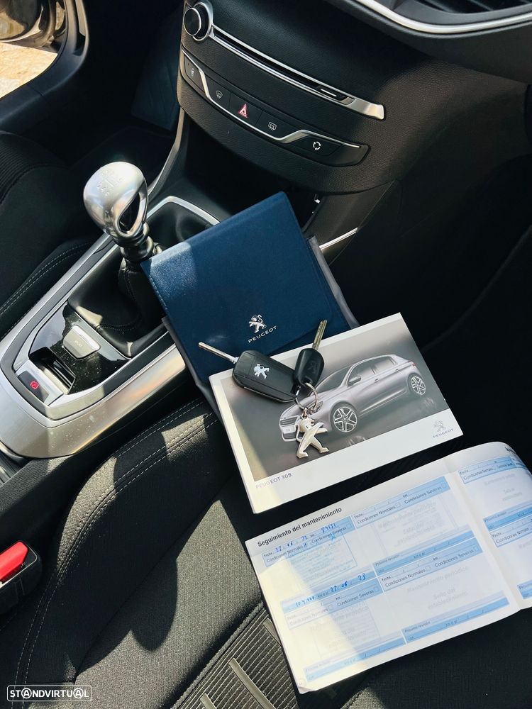 Peugeot 308 1.2 PureTech Allure Full LED - 16