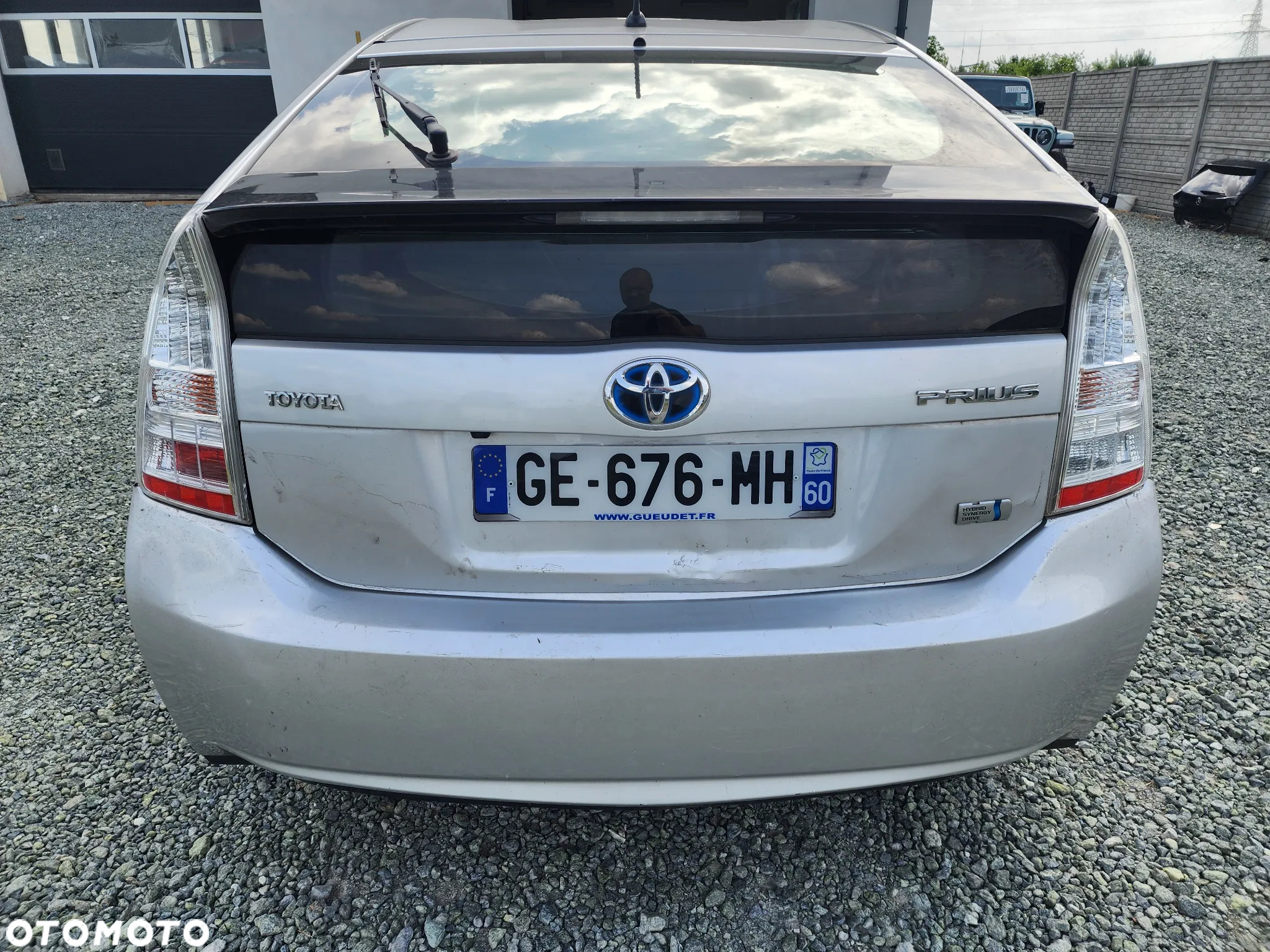 Toyota Prius (Hybrid) Executive - 6