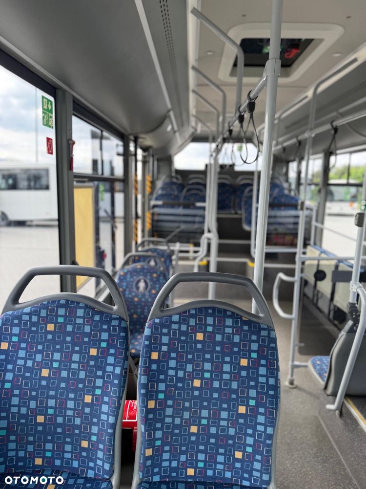 Isuzu Novociti Life 65 miejsc - 12