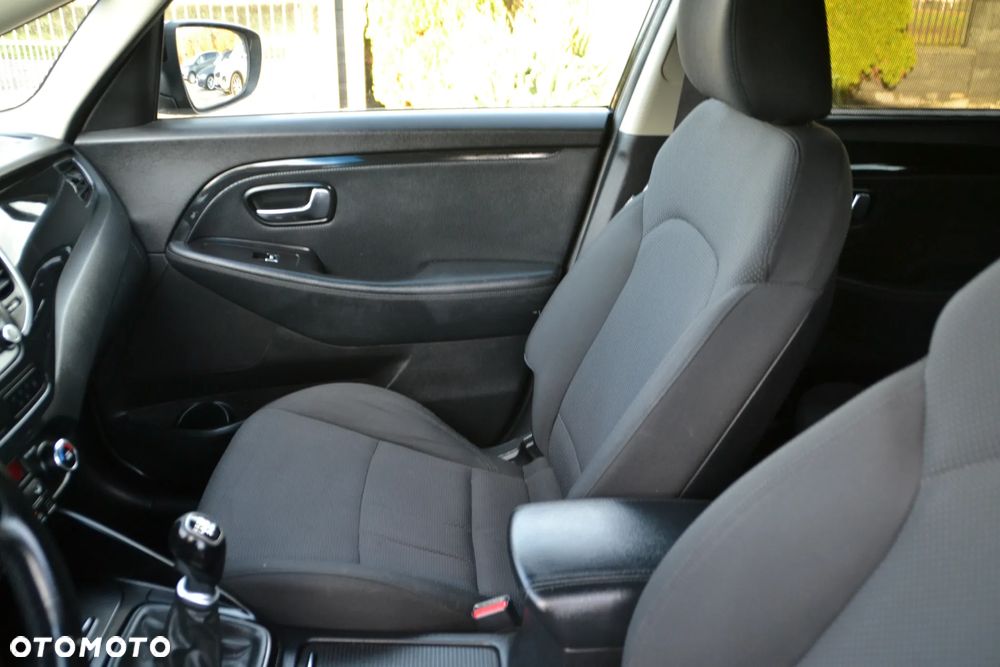 Kia Carens 1.6 GDI Business Line 7os EU6 - 27