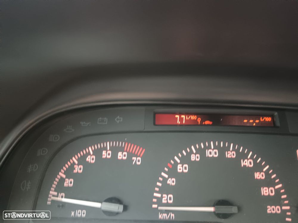 Renault Laguna 1.8 RXE - 10