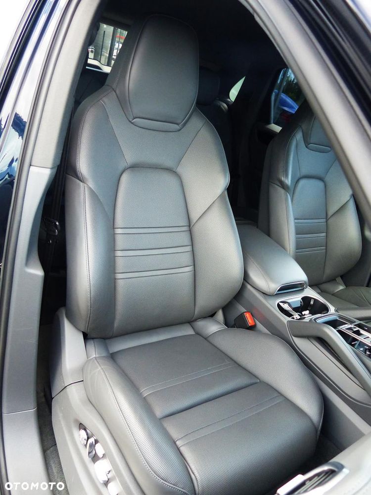 Porsche Cayenne Platinum Edition - 19
