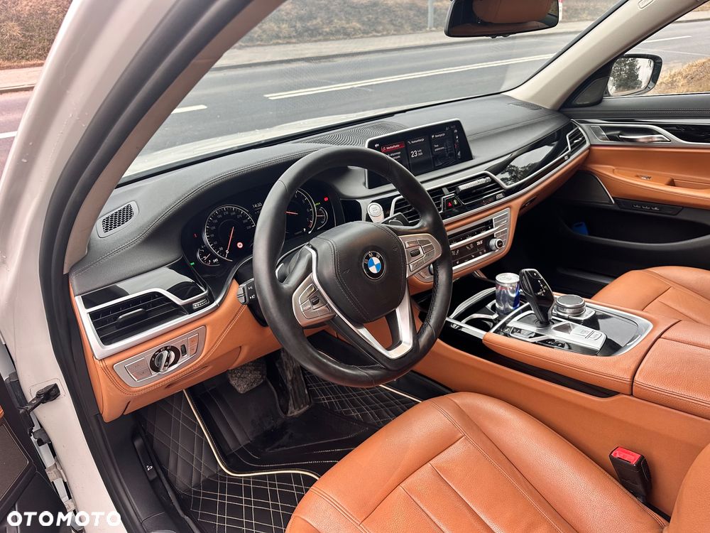 BMW Seria 7 740Li xDrive - 11